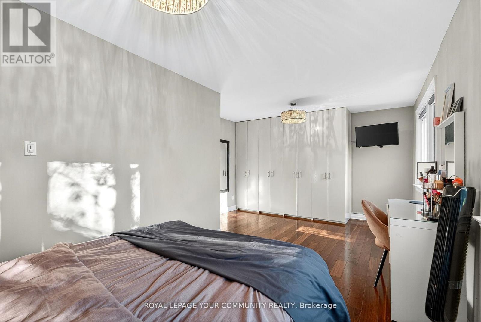 67 Monkswood Crescent, Newmarket, ON - Indoor Photo Showing Bedroom