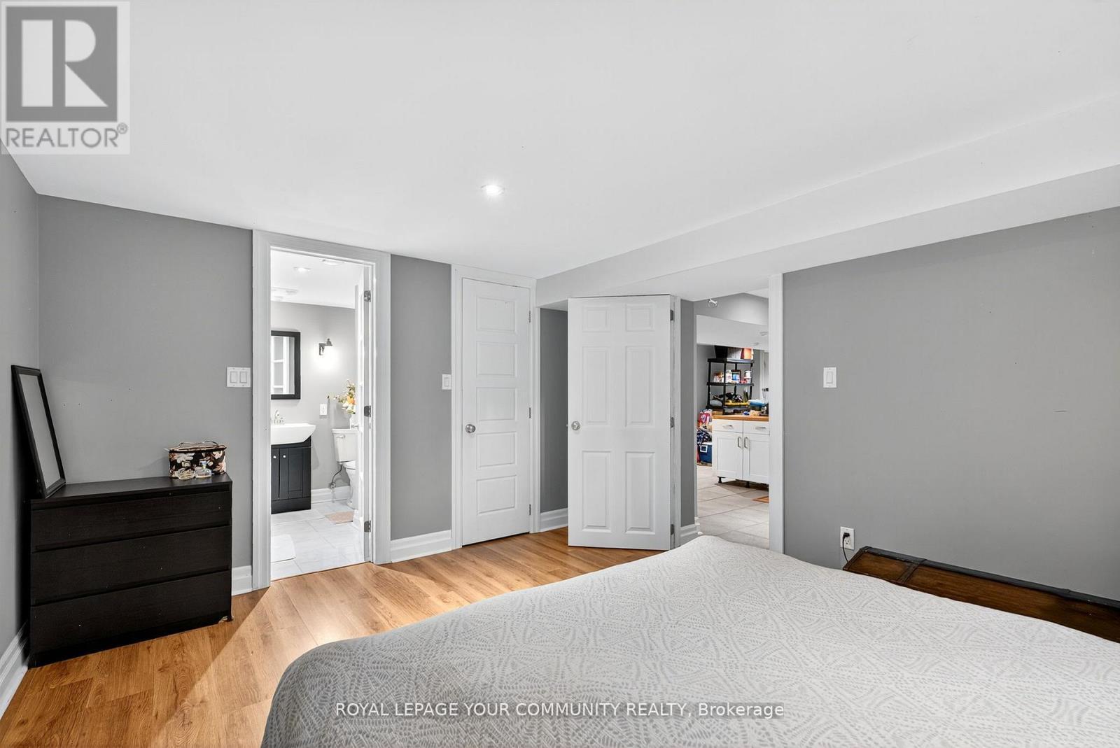 67 Monkswood Crescent, Newmarket, ON - Indoor Photo Showing Bedroom