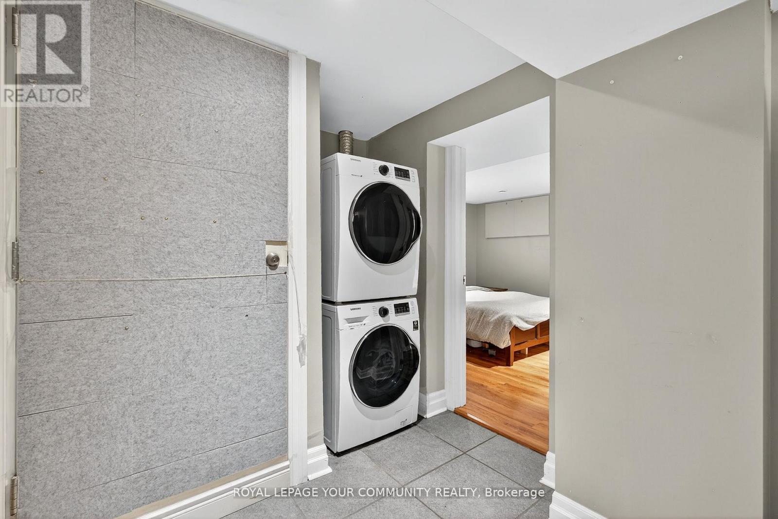 67 Monkswood Crescent, Newmarket, ON - Indoor Photo Showing Laundry Room