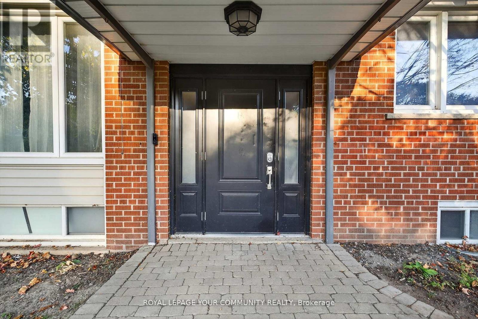 67 Monkswood Crescent, Newmarket, ON - Outdoor With Exterior