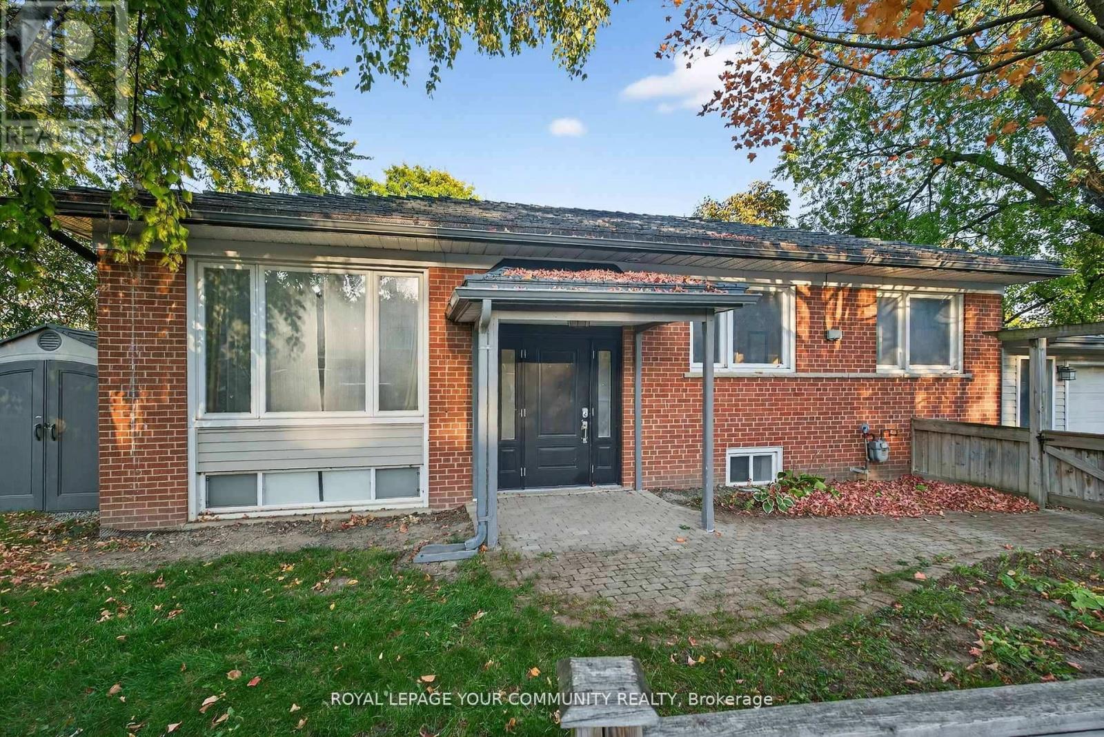 67 Monkswood Crescent, Newmarket, ON - Outdoor