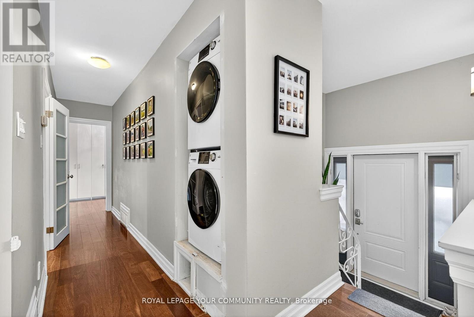 67 Monkswood Crescent, Newmarket, ON - Indoor Photo Showing Laundry Room