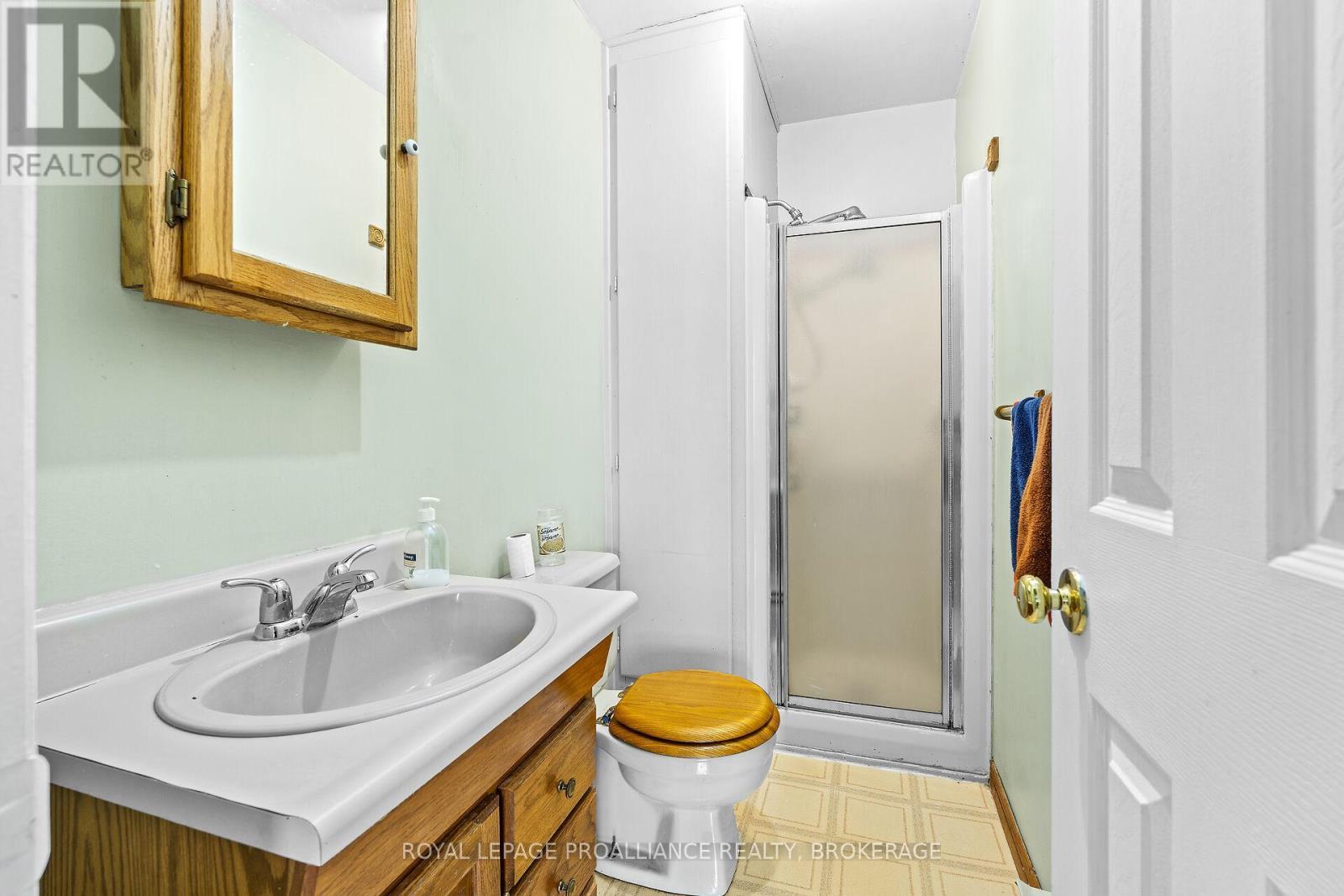 274 Wellington Street, Kingston (East Of Sir John A. Blvd), ON - Indoor Photo Showing Bathroom