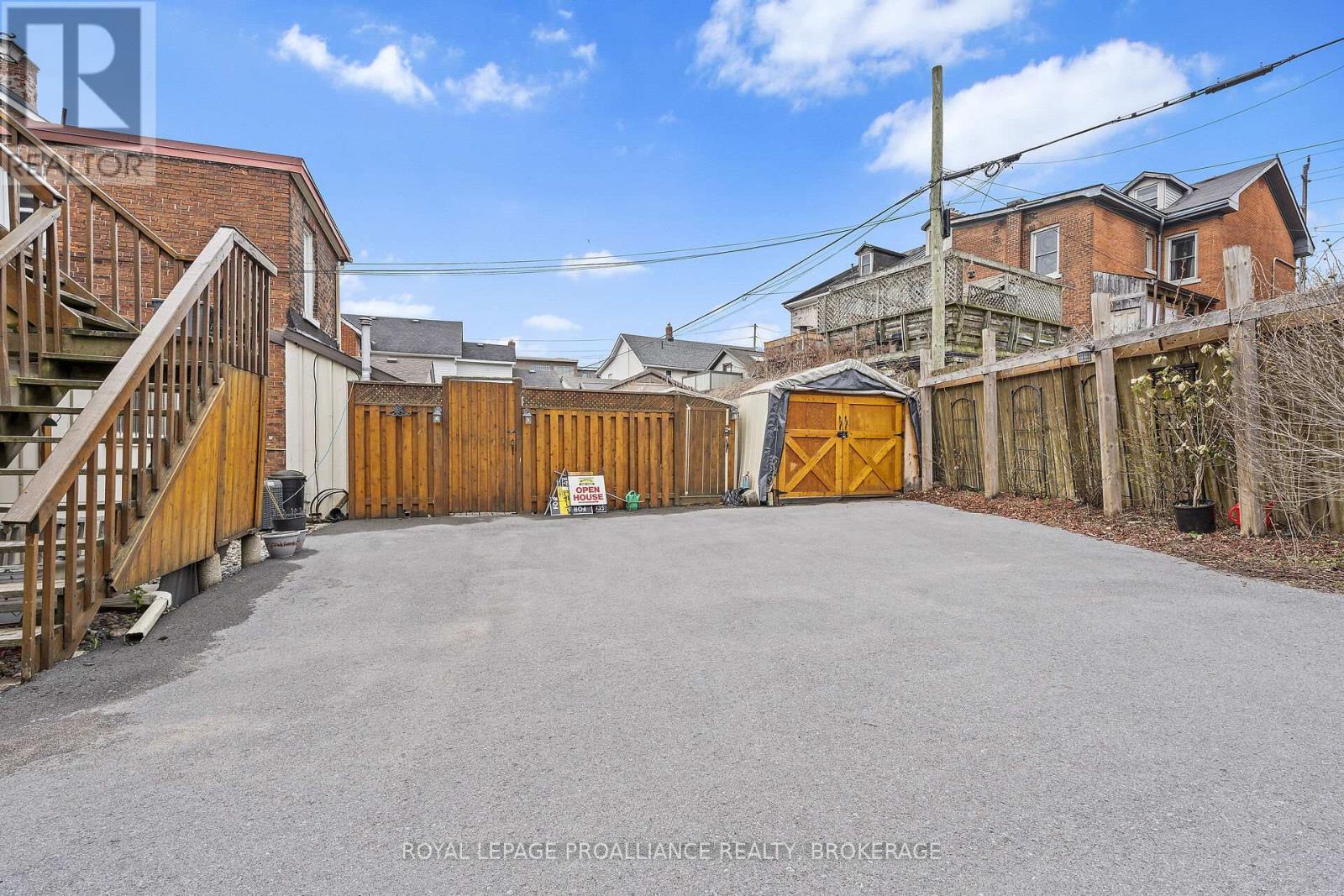 274 Wellington Street, Kingston (East Of Sir John A. Blvd), ON - Outdoor