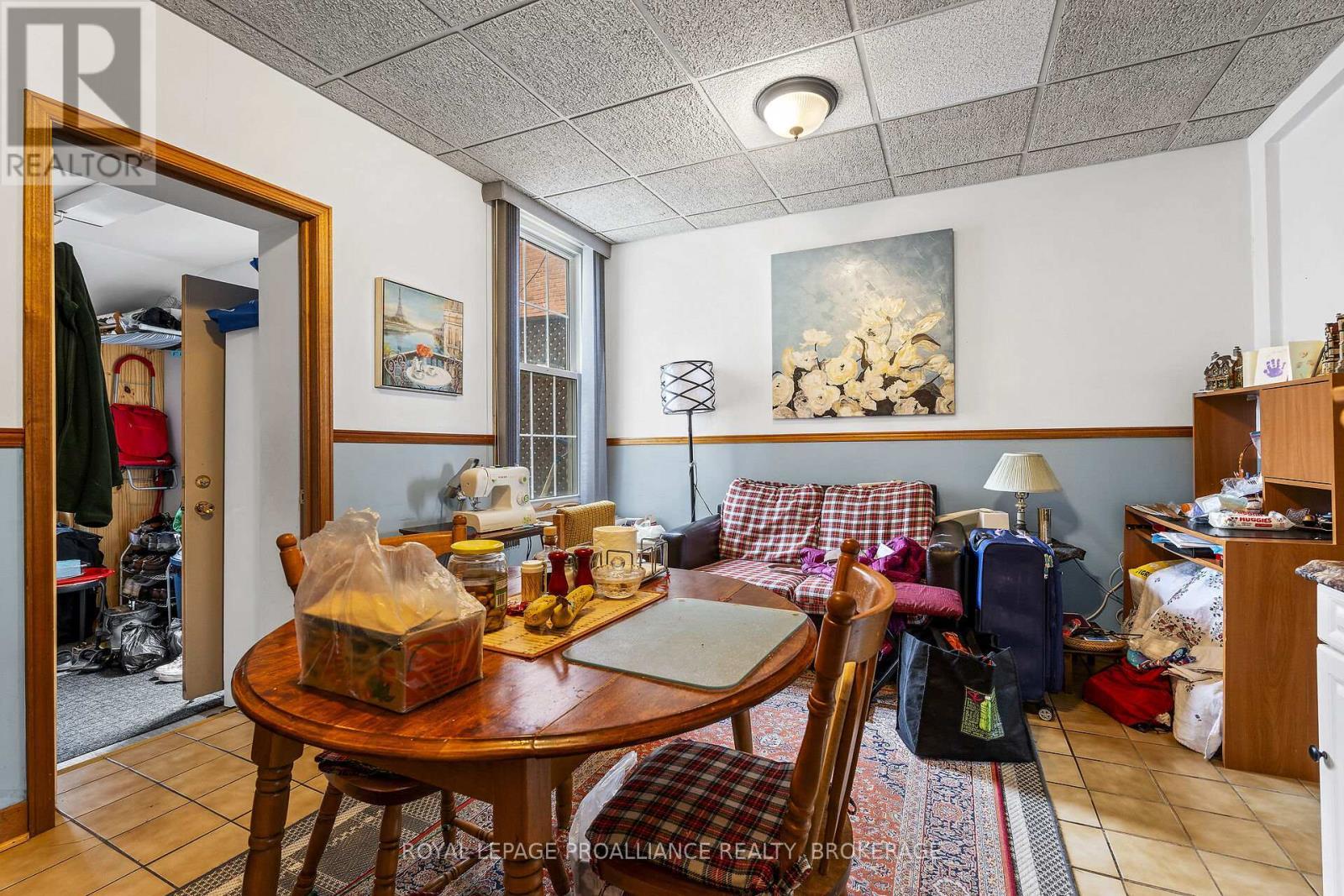 274 Wellington Street, Kingston (East Of Sir John A. Blvd), ON - Indoor