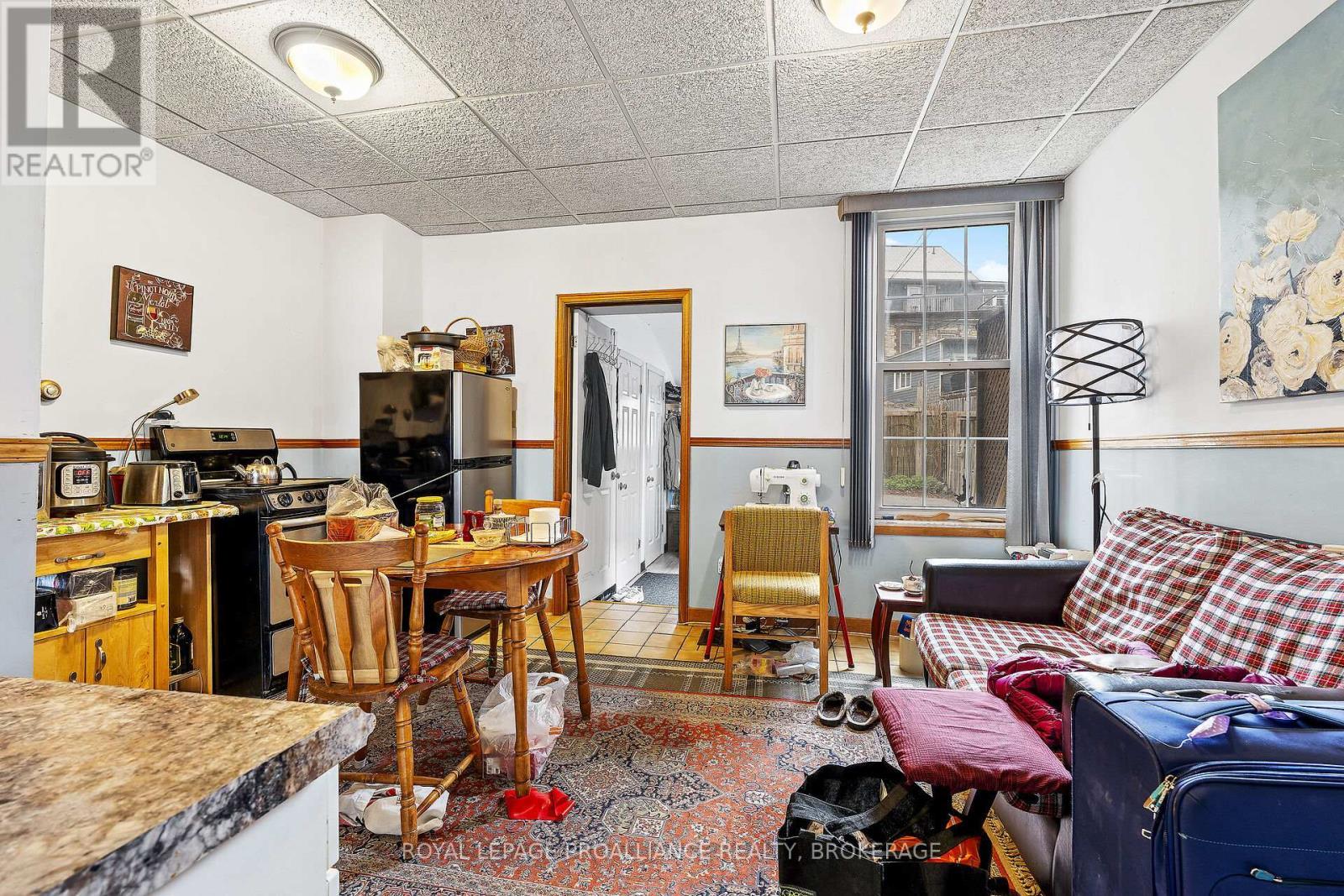 274 Wellington Street, Kingston (East Of Sir John A. Blvd), ON - Indoor