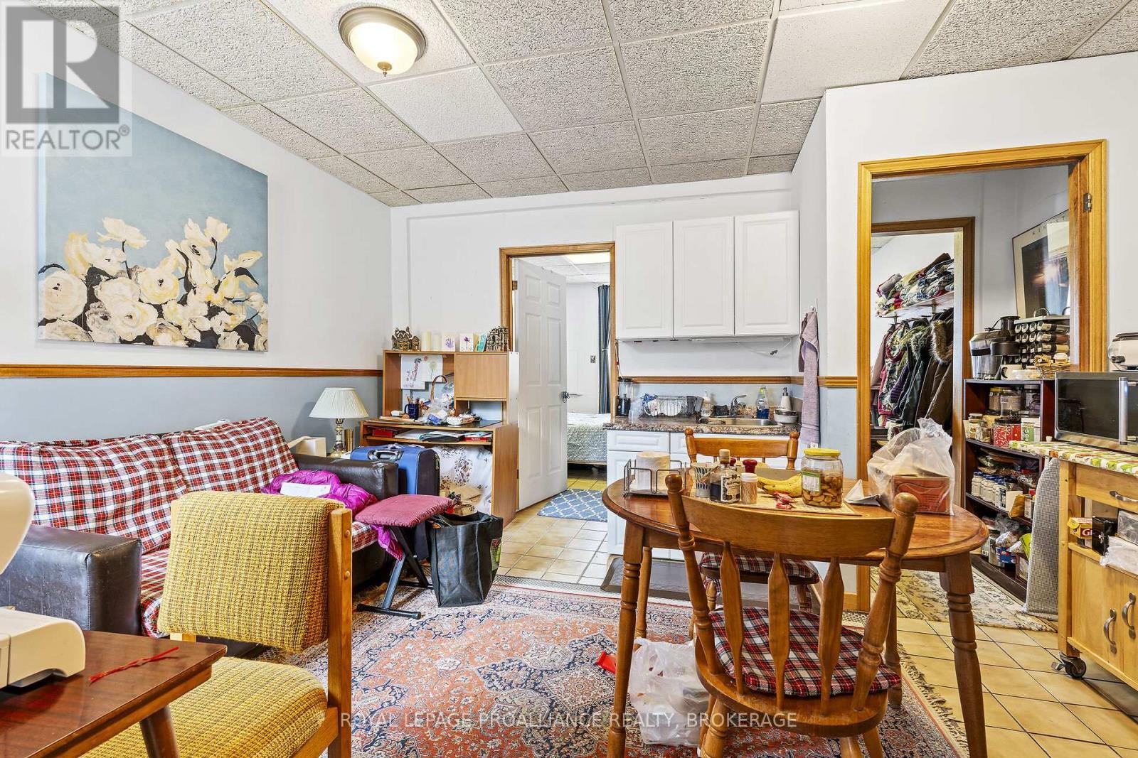 274 Wellington Street, Kingston (East Of Sir John A. Blvd), ON - Indoor