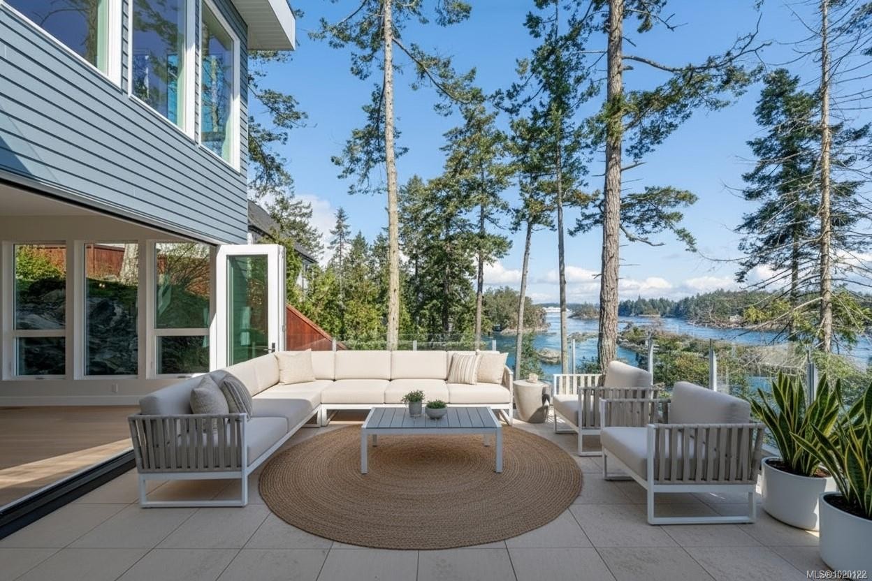 2464 Tryon Rd, North Saanich, BC