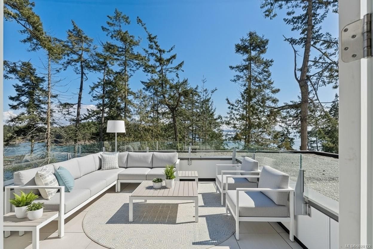 2464 Tryon Rd, North Saanich, BC