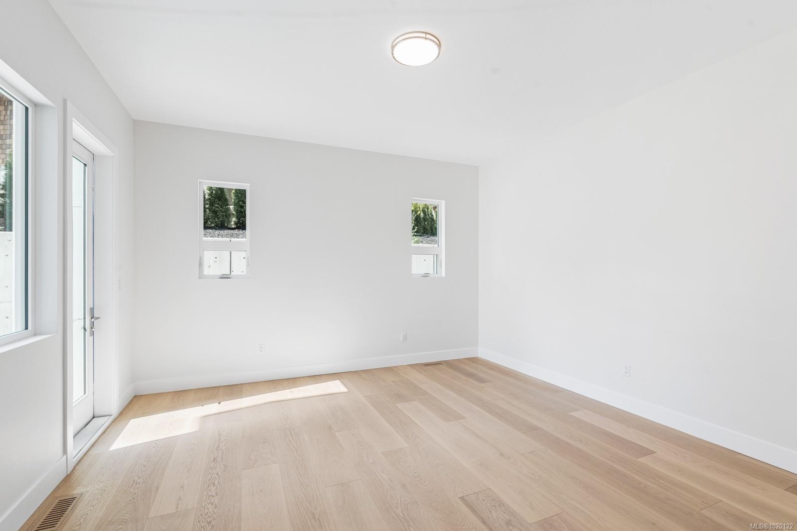 2464 Tryon Rd, North Saanich, BC