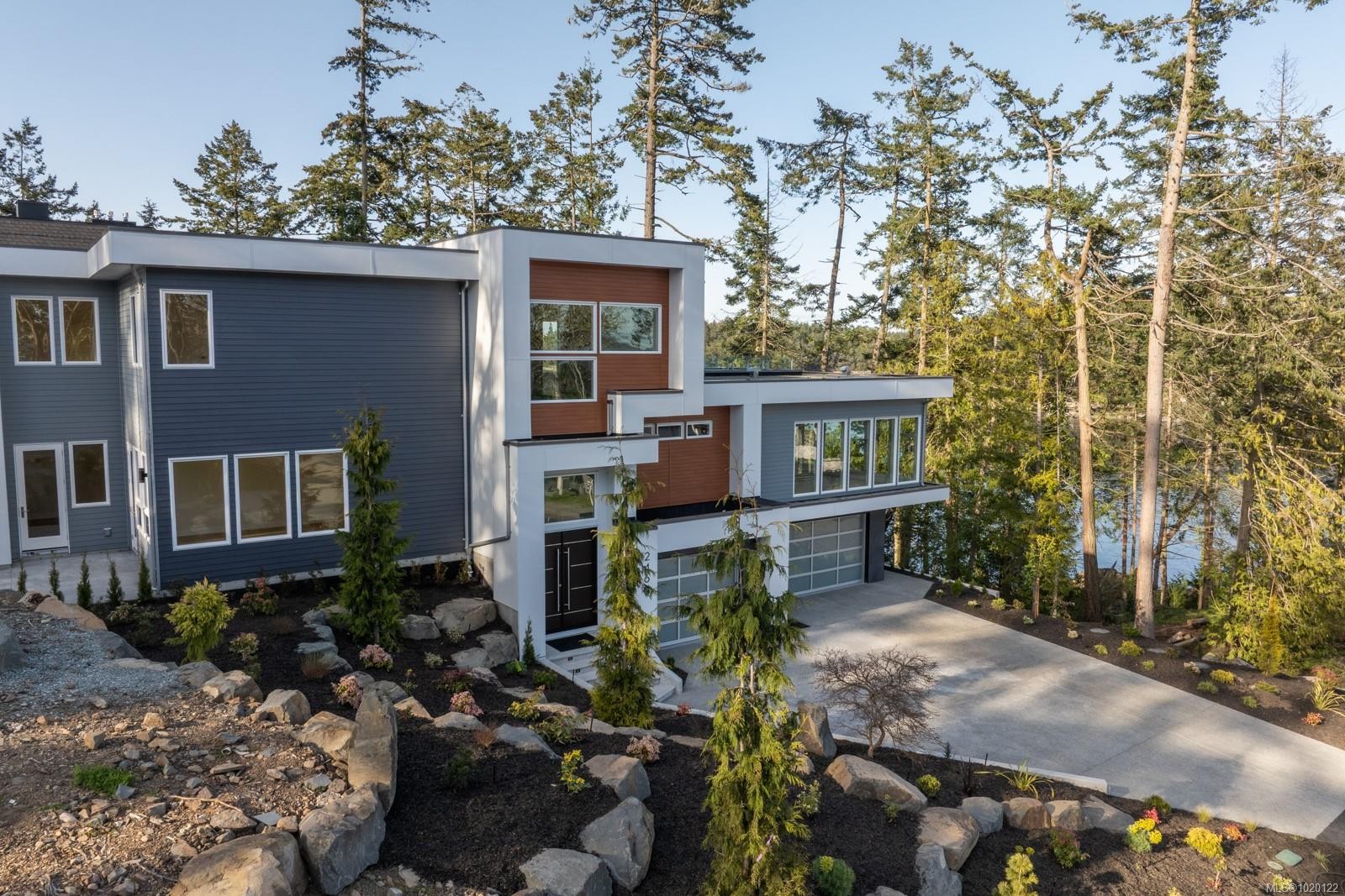 2464 Tryon Rd, North Saanich, BC