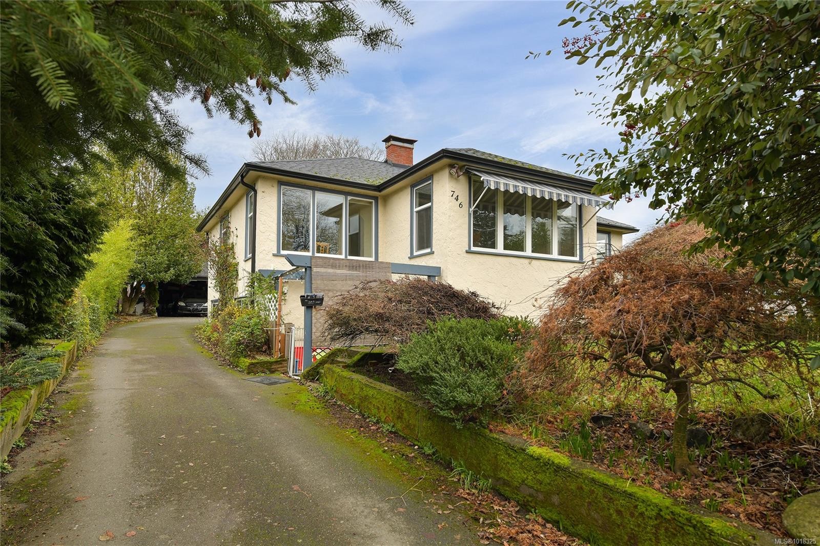 746 Gorge Rd West, Saanich, BC