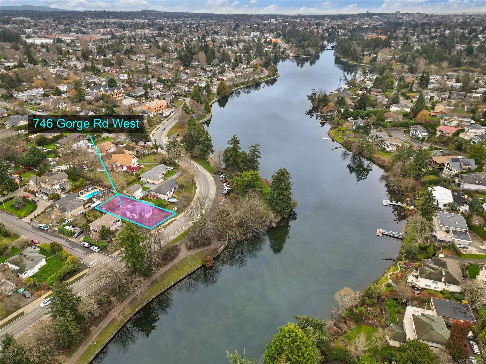 746 Gorge Rd West, Saanich, BC