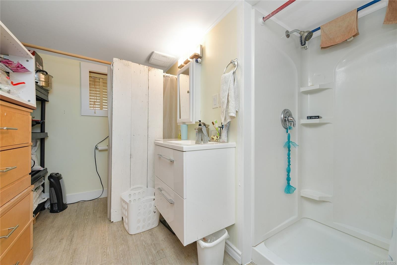 746 Gorge Rd West, Saanich, BC