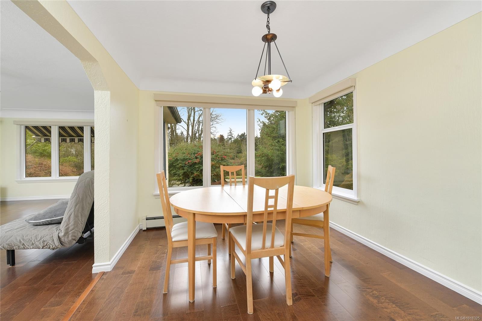 746 Gorge Rd West, Saanich, BC