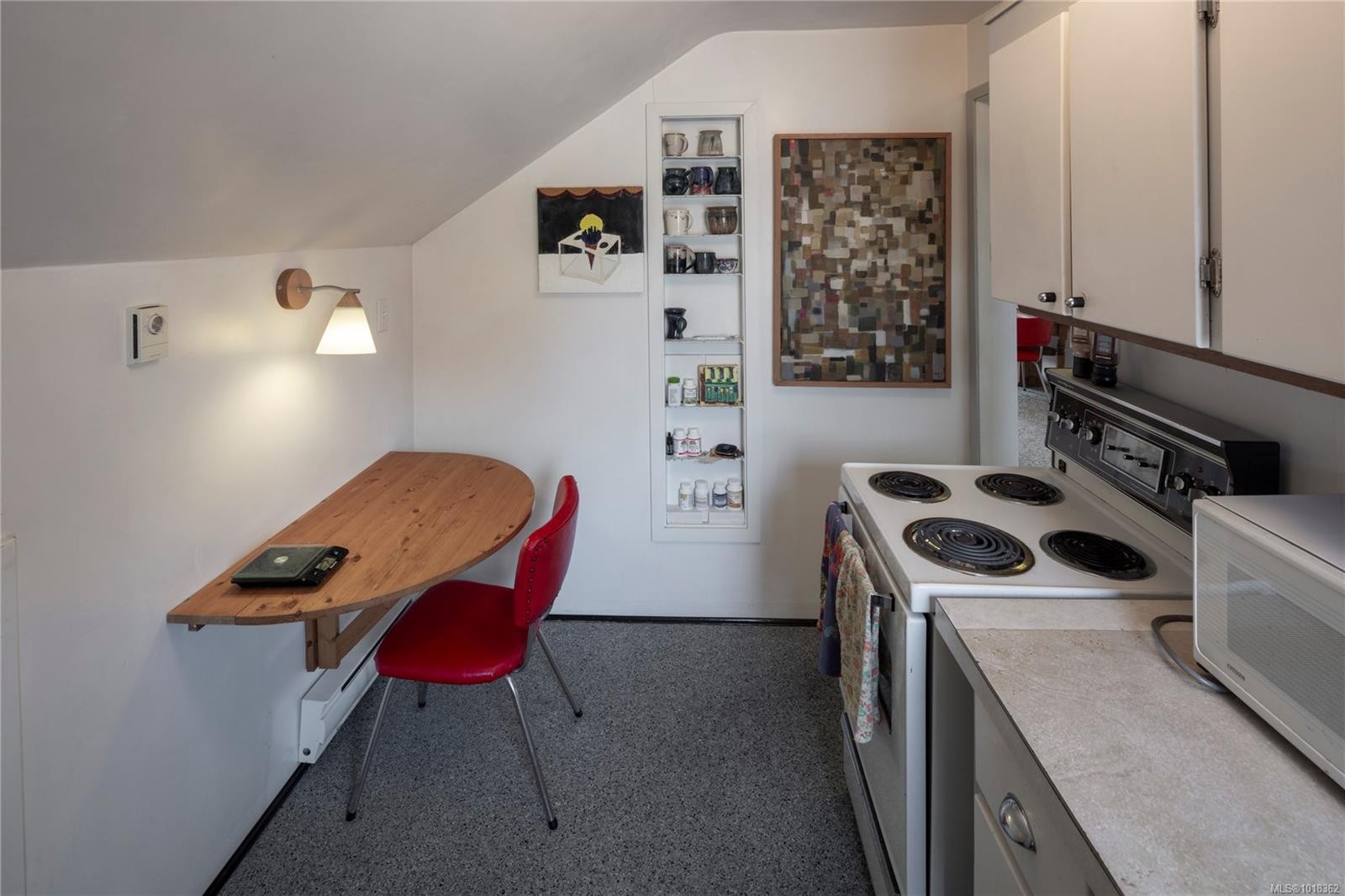 305 Linden Ave, Victoria, BC