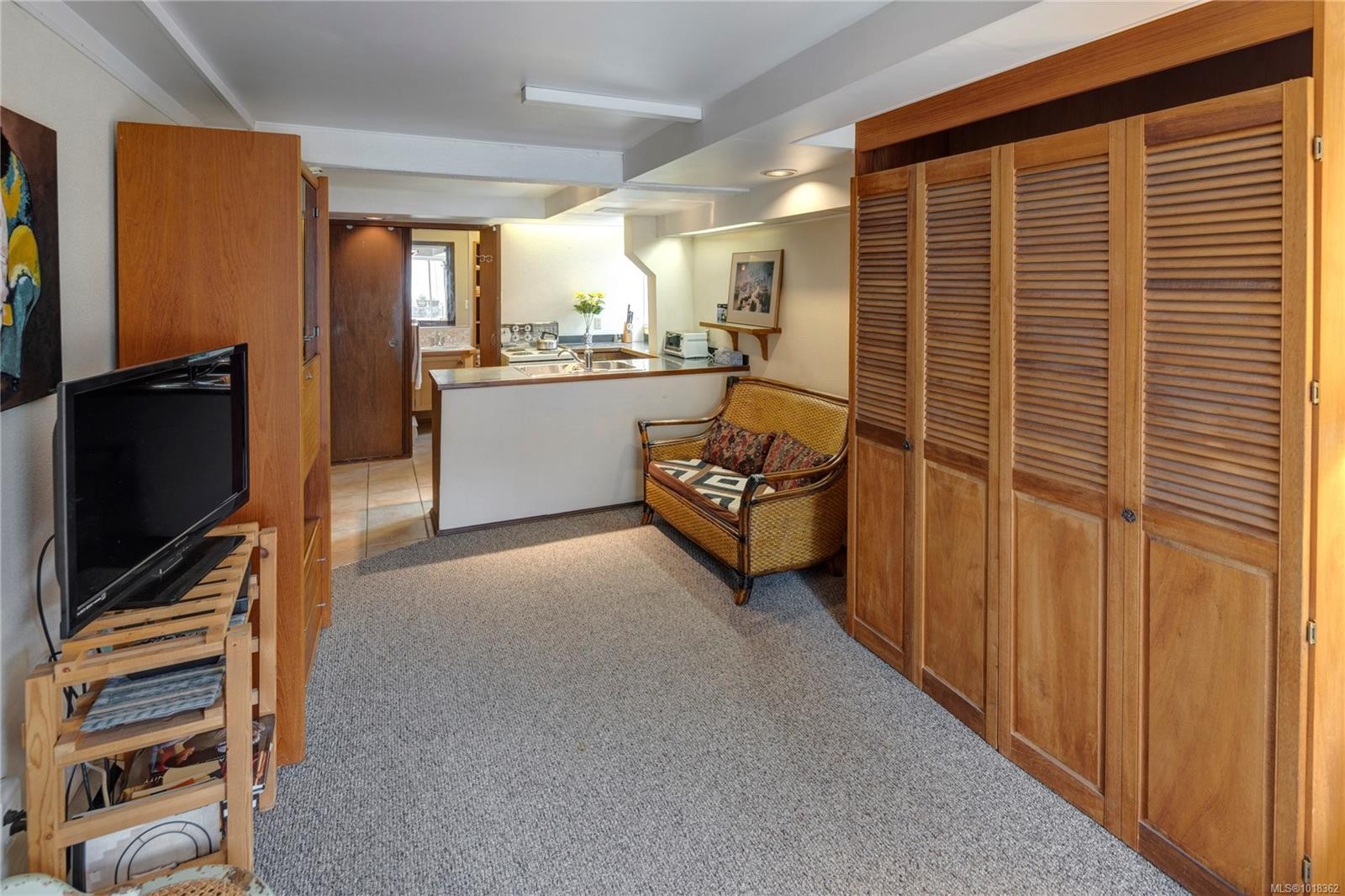 305 Linden Ave, Victoria, BC