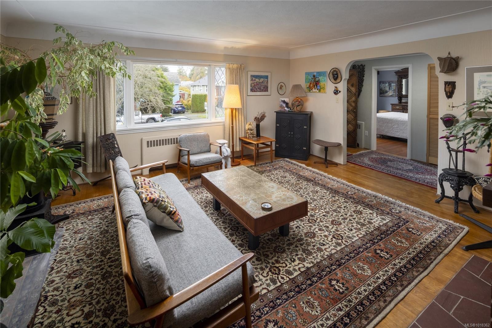 305 Linden Ave, Victoria, BC