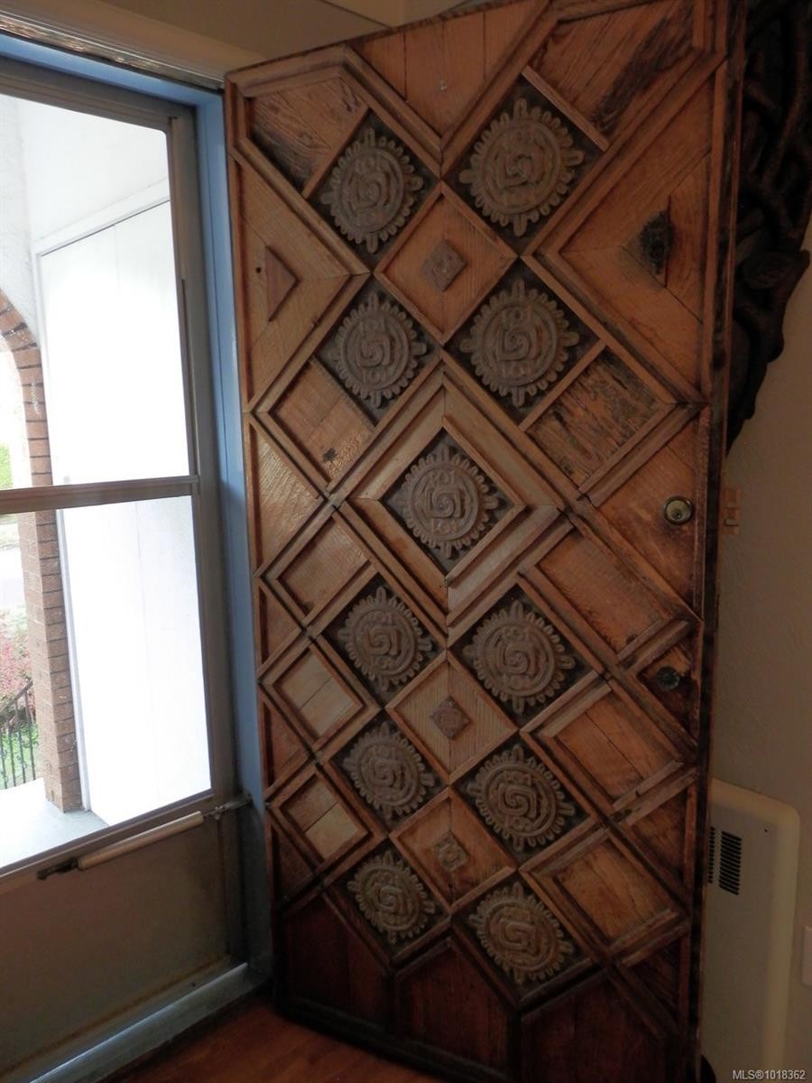 305 Linden Ave, Victoria, BC