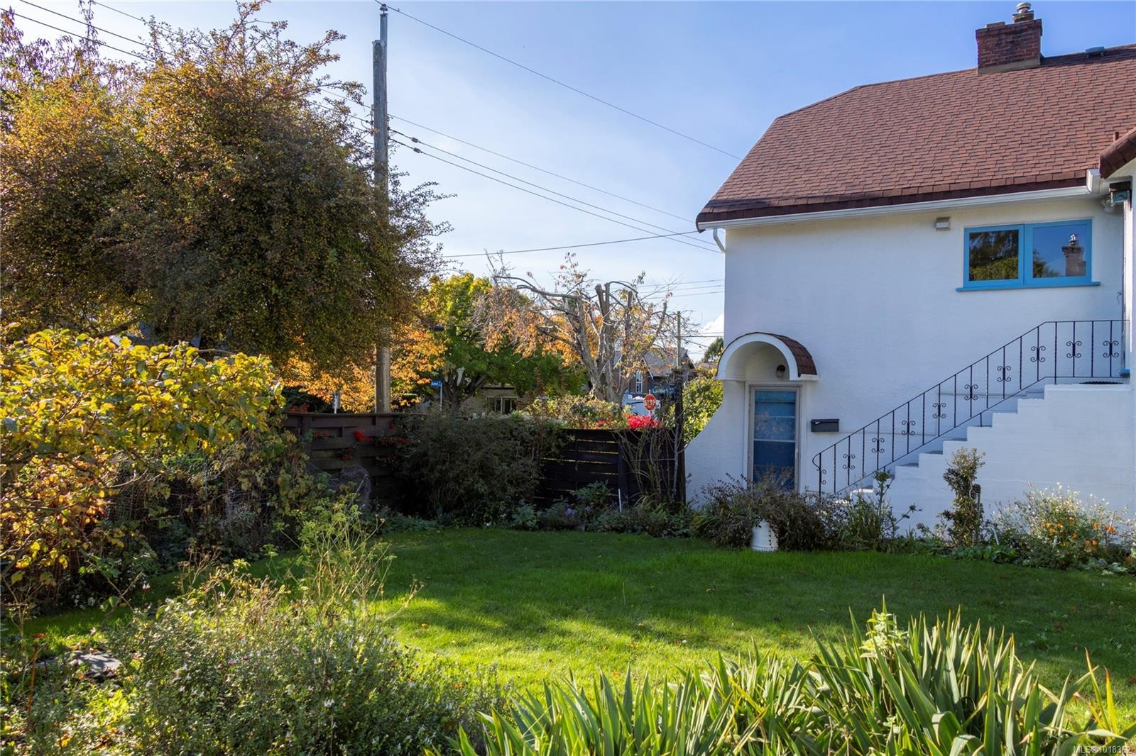 305 Linden Ave, Victoria, BC