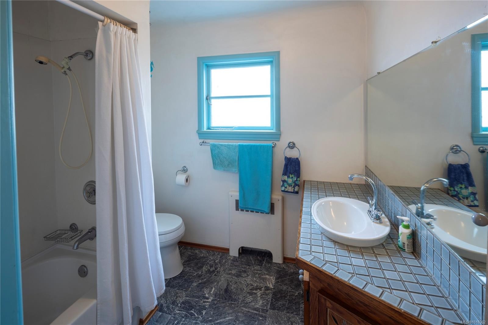 305 Linden Ave, Victoria, BC