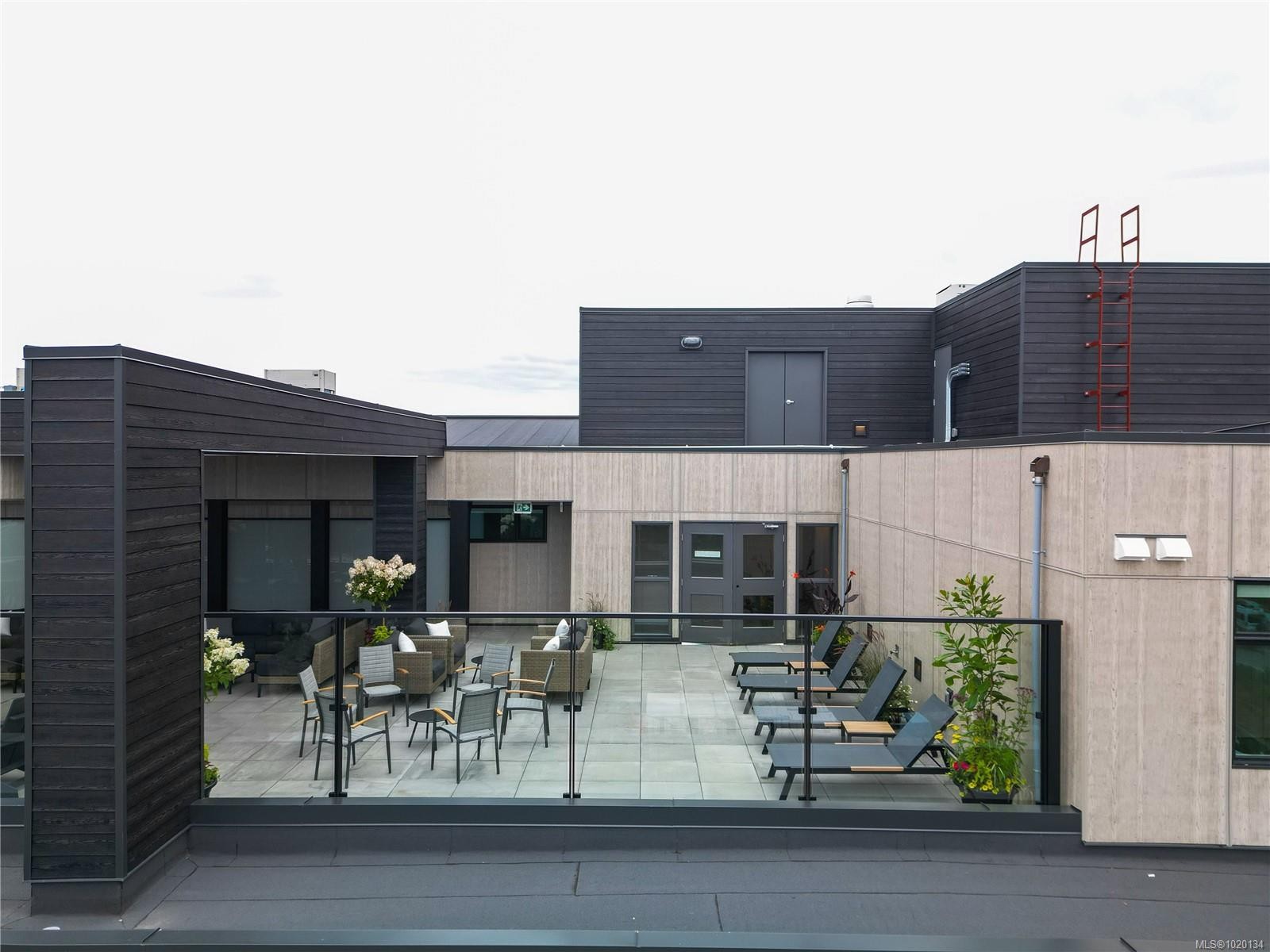 109-2520 Hackett Cres, Central Saanich, BC - Outdoor