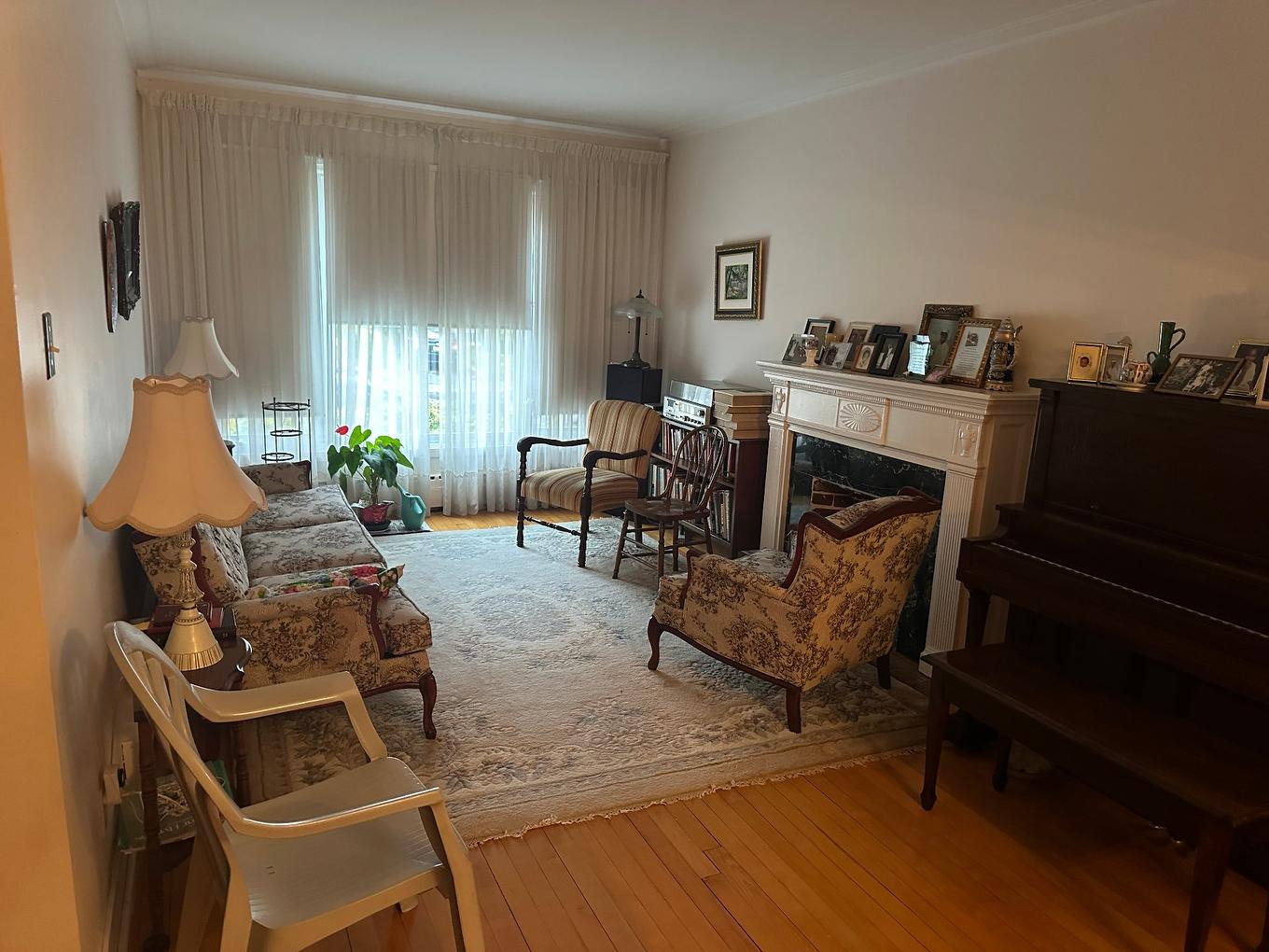 Salon - 5155 - 5157 Av. Cumberland, Montréal (Côte-Des-Neiges/Notre-Dame-De-Grâce), QC - Indoor Photo Showing Living Room With Fireplace