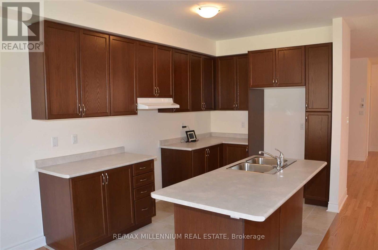 50 Andretti Crescent, Brampton, ON - Indoor Photo Showing Kitchen With Double Sink