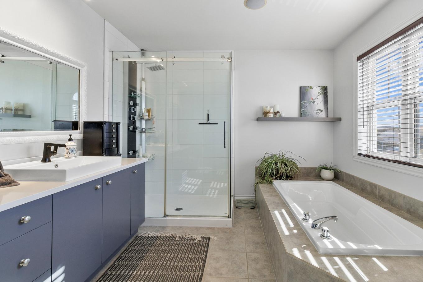 Bathroom - 1075 Rue De Forillon, Sherbrooke (Brompton/Rock Forest/Saint-Élie/Deauville), QC - Indoor Photo Showing Bathroom