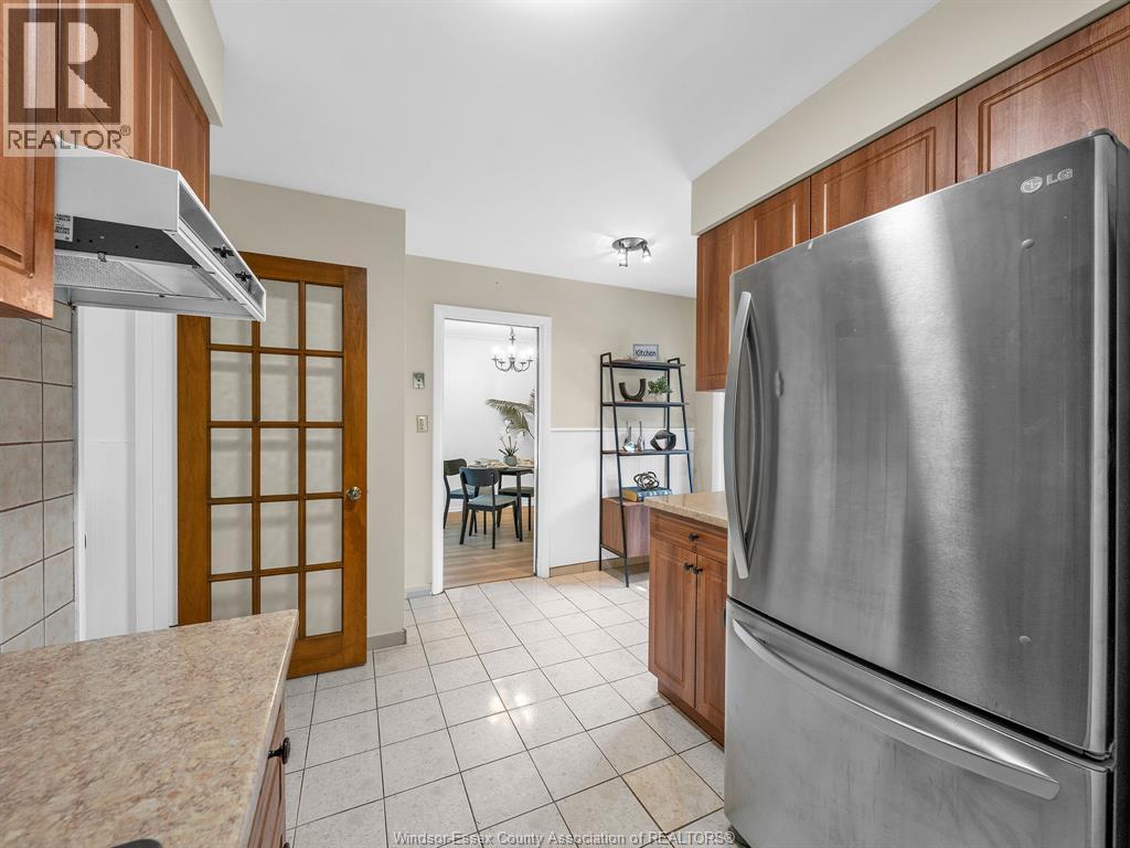 1269 Virginia, Windsor, ON - Indoor Photo Showing Kitchen