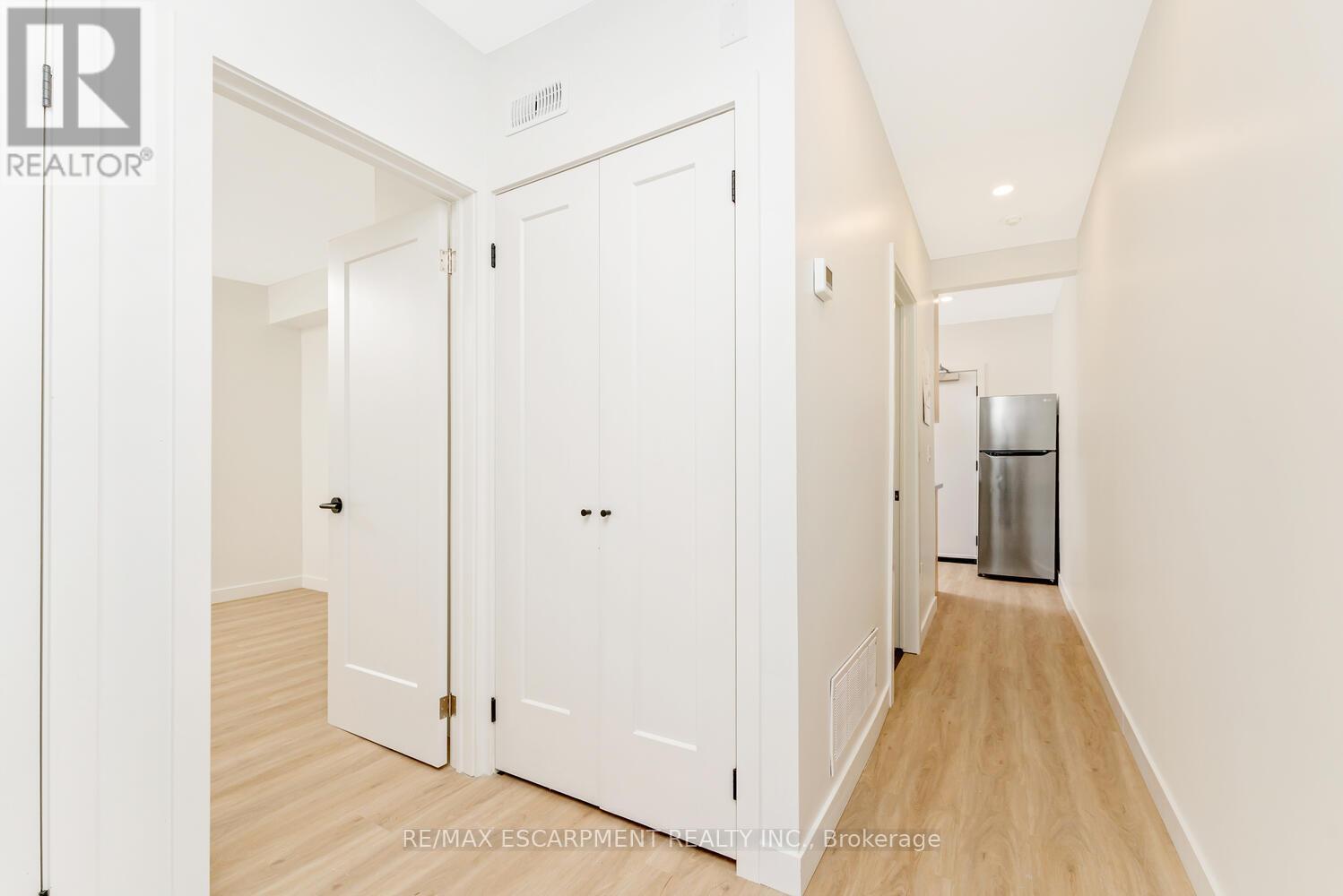 10 - 127 Victoria Avenue S, Hamilton, ON - Indoor Photo Showing Other Room