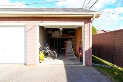 Garage -