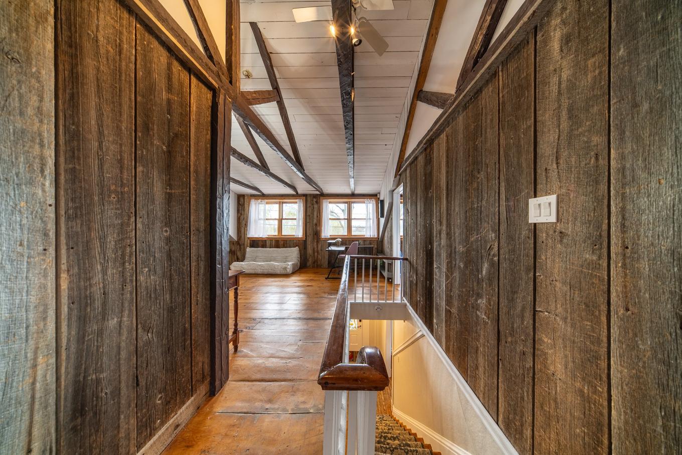 Staircase - 771 Rue Richelieu, Saint-Marc-Sur-Richelieu, QC - Indoor Photo Showing Other Room