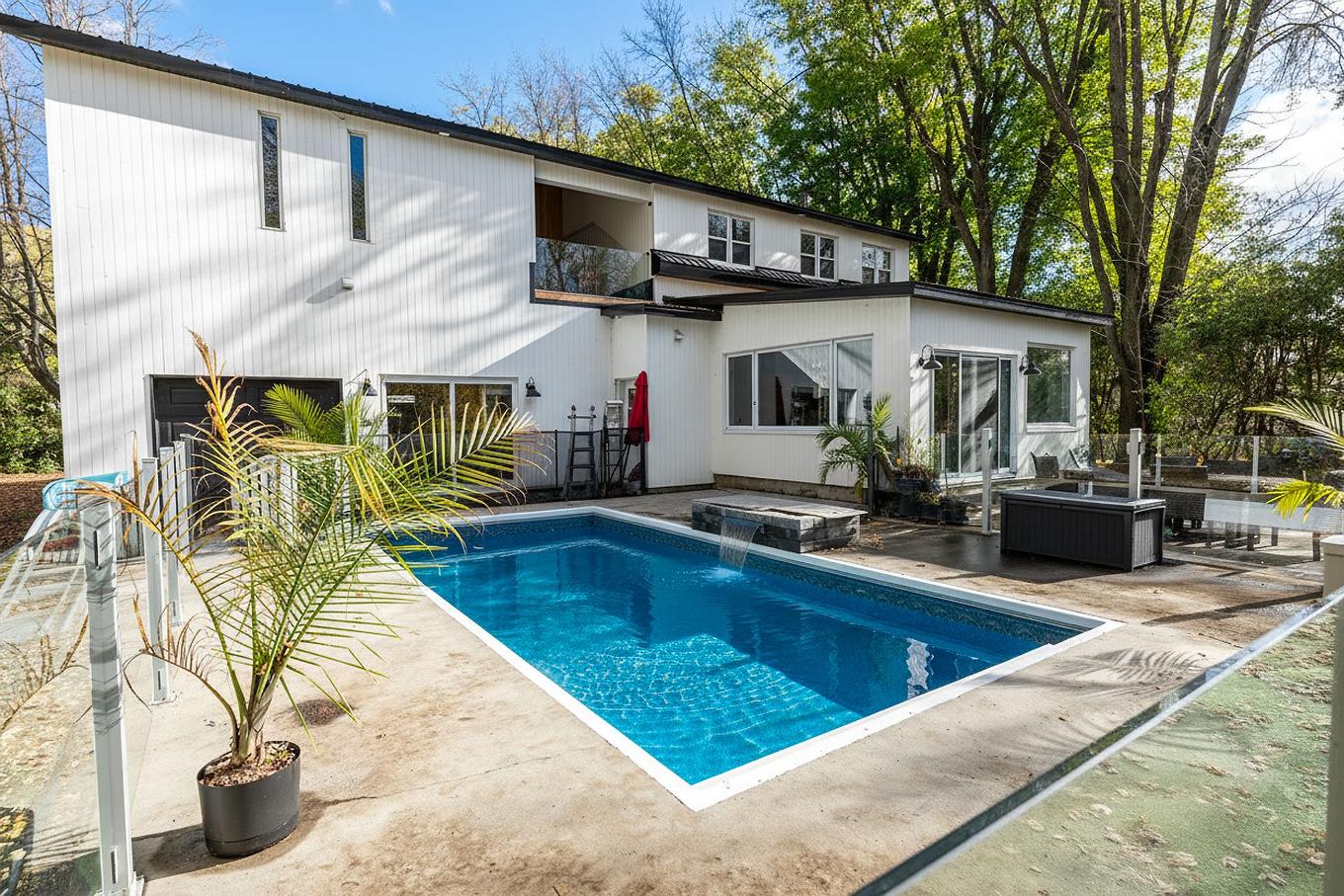 Pool - 771 Rue Richelieu, Saint-Marc-Sur-Richelieu, QC - Outdoor With In Ground Pool With Exterior