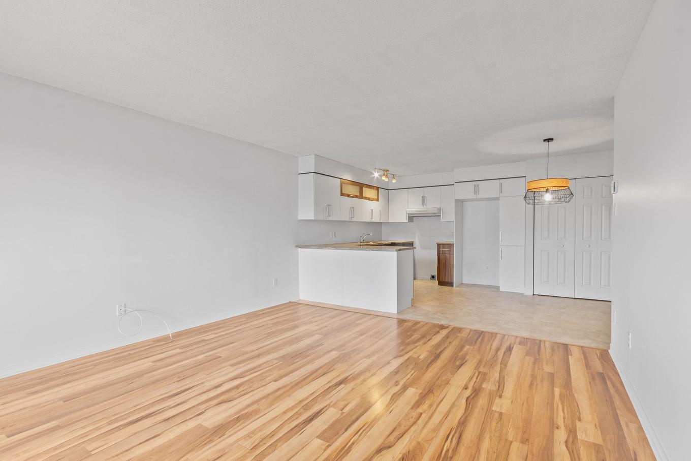 Vue d'ensemble - 209-2450 Boul. Jacques-Marcil, Longueuil (Saint-Hubert), QC - Indoor