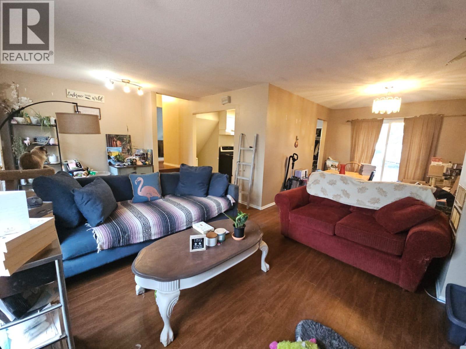 6327 Wildmare Sub, Chetwynd, BC - Indoor Photo Showing Living Room
