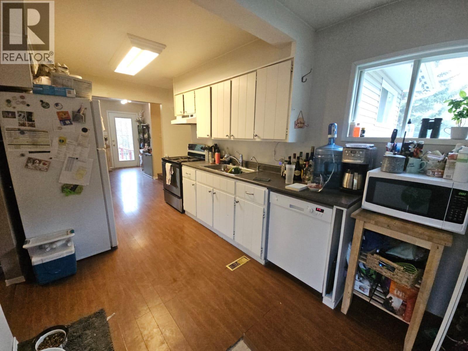 6327 Wildmare Sub, Chetwynd, BC - Indoor Photo Showing Kitchen With Double Sink