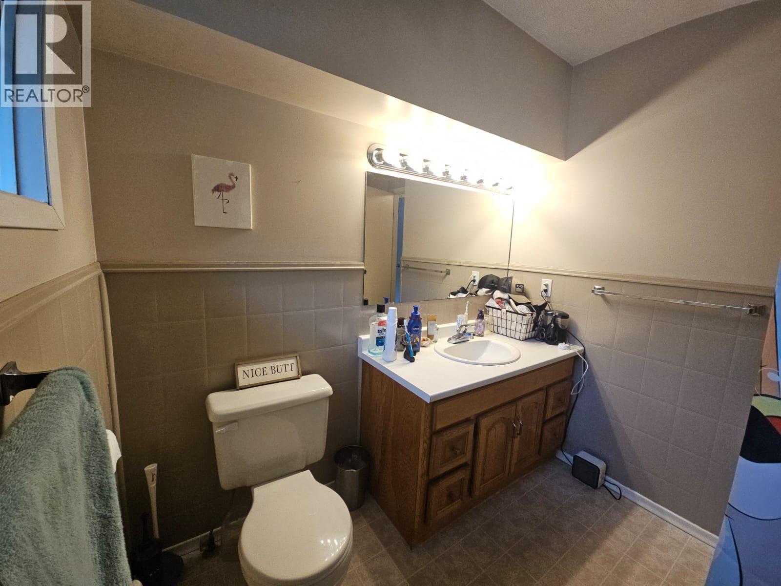 6327 Wildmare Sub, Chetwynd, BC - Indoor Photo Showing Bathroom