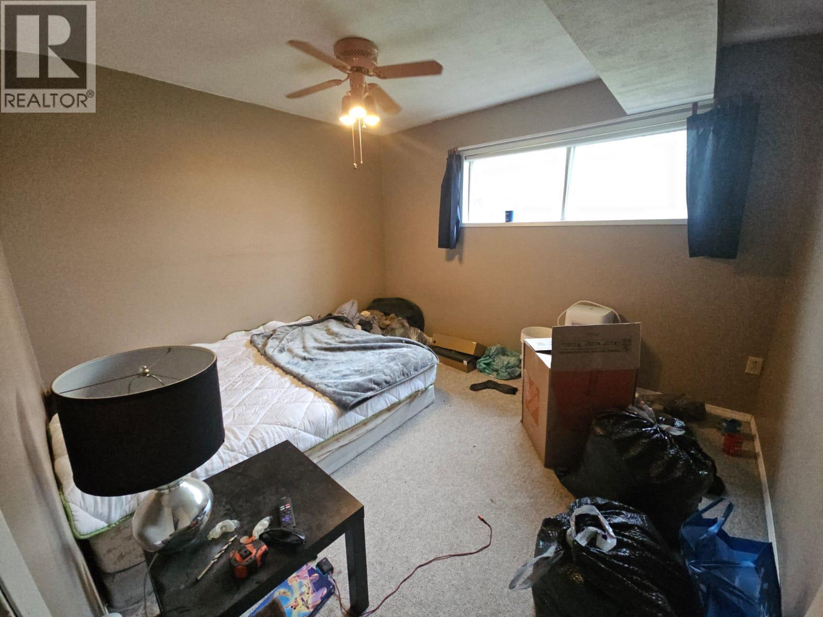 6327 Wildmare Sub, Chetwynd, BC - Indoor Photo Showing Bedroom