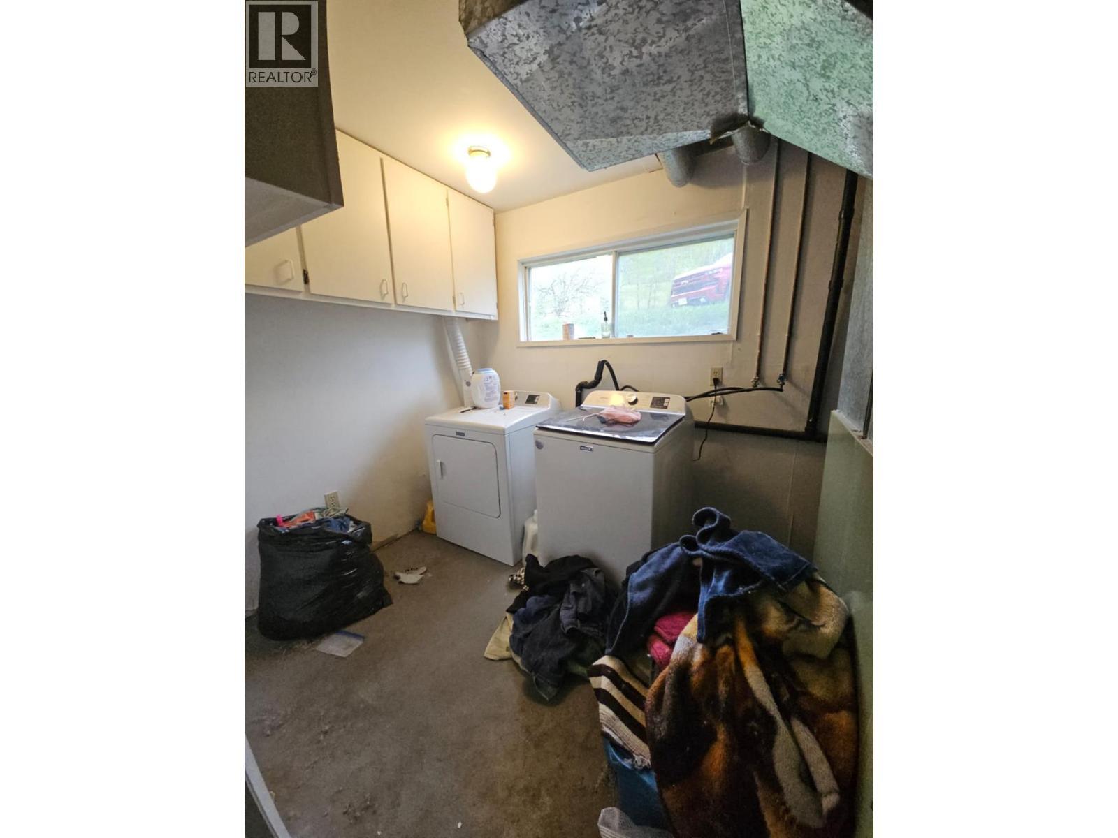 6327 Wildmare Sub, Chetwynd, BC - Indoor Photo Showing Laundry Room