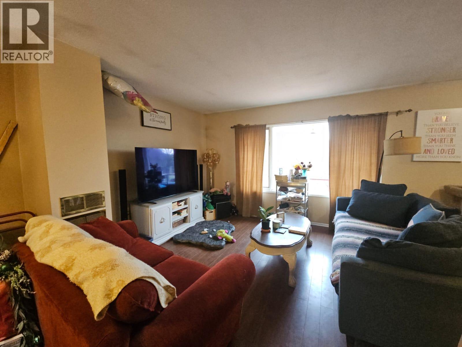 6327 Wildmare Sub, Chetwynd, BC - Indoor Photo Showing Living Room