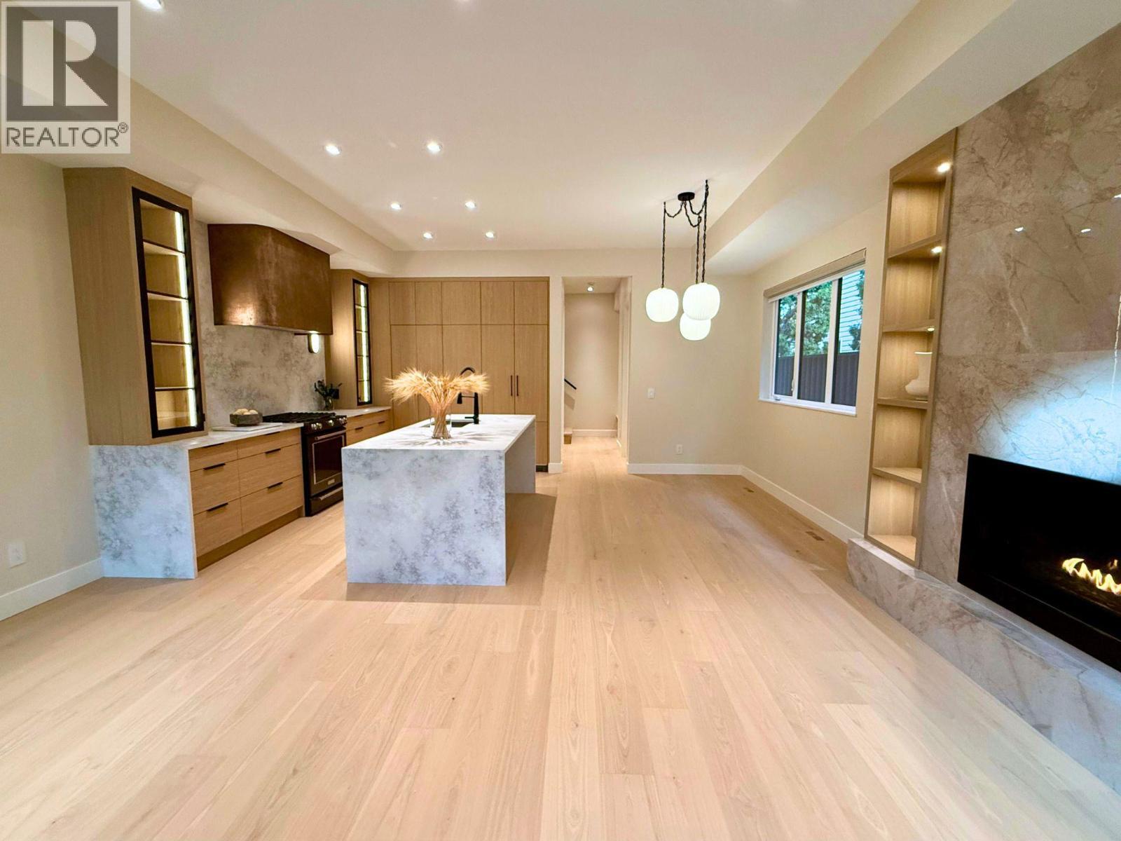 781 Martin Avenue Unit# 4, Kelowna, BC - Indoor Photo Showing Kitchen