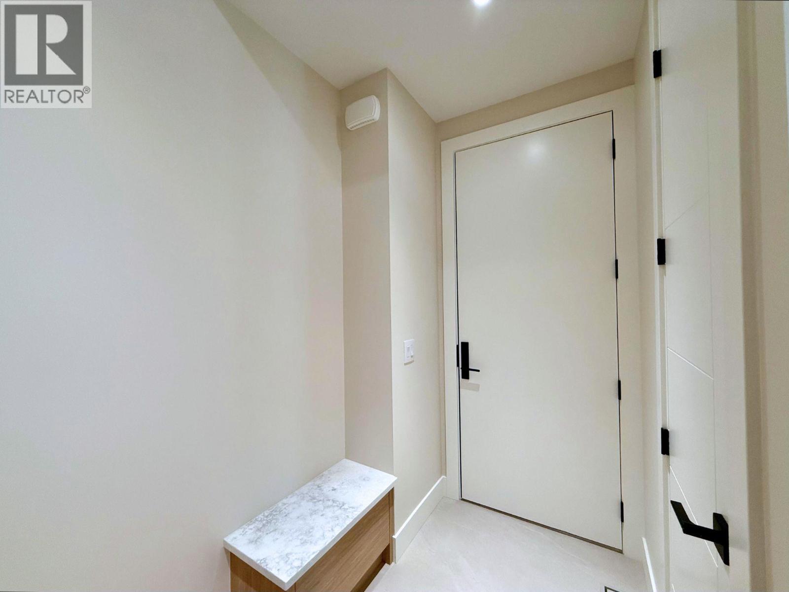 781 Martin Avenue Unit# 4, Kelowna, BC - Indoor Photo Showing Other Room