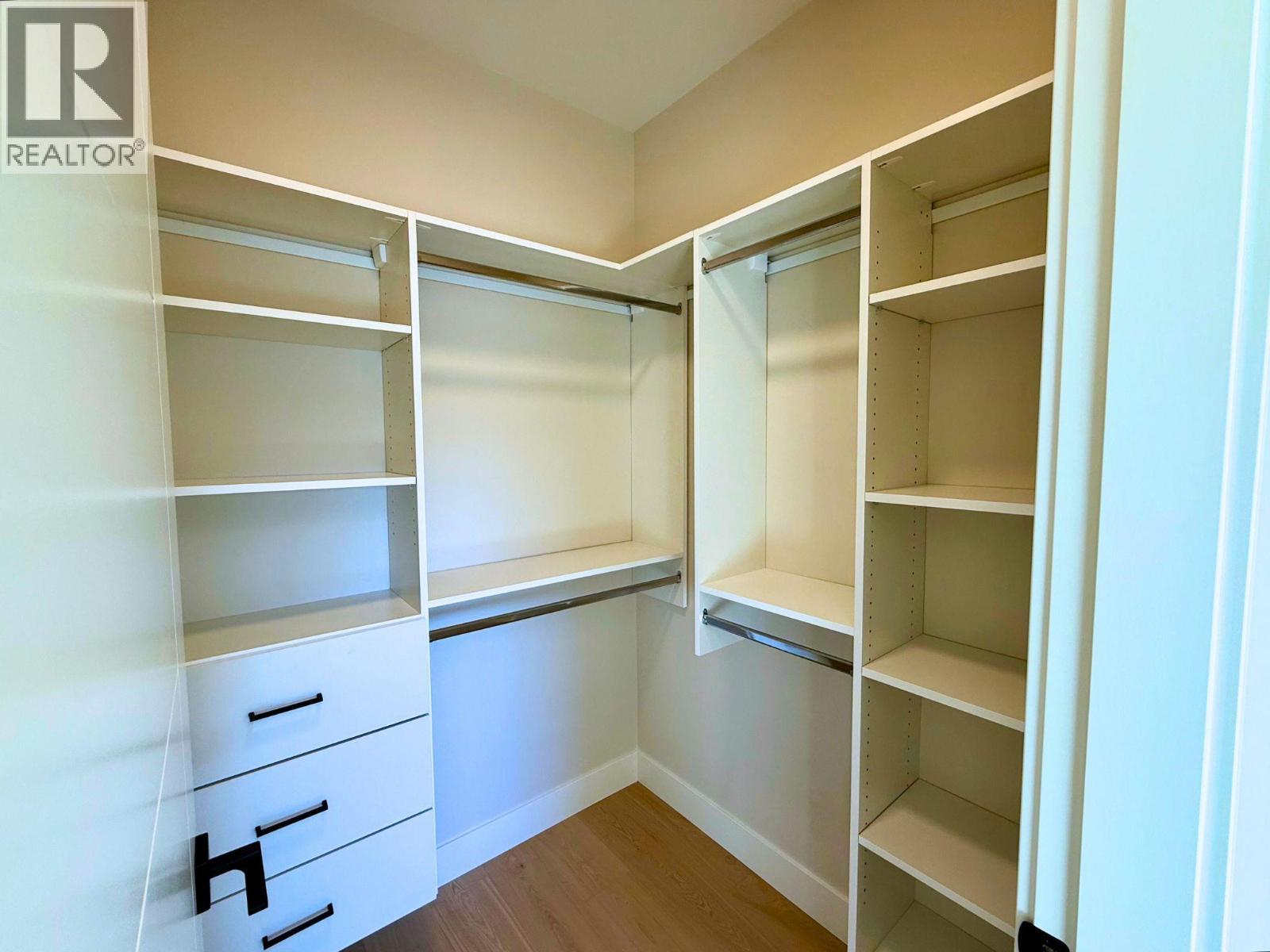 781 Martin Avenue Unit# 4, Kelowna, BC - Indoor With Storage