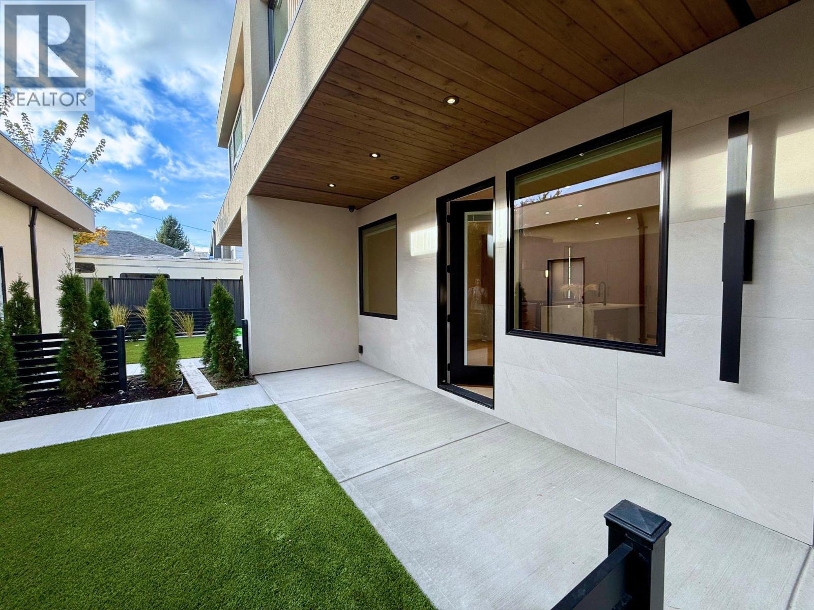 781 Martin Avenue Unit# 4, Kelowna, BC - Outdoor With Deck Patio Veranda With Exterior