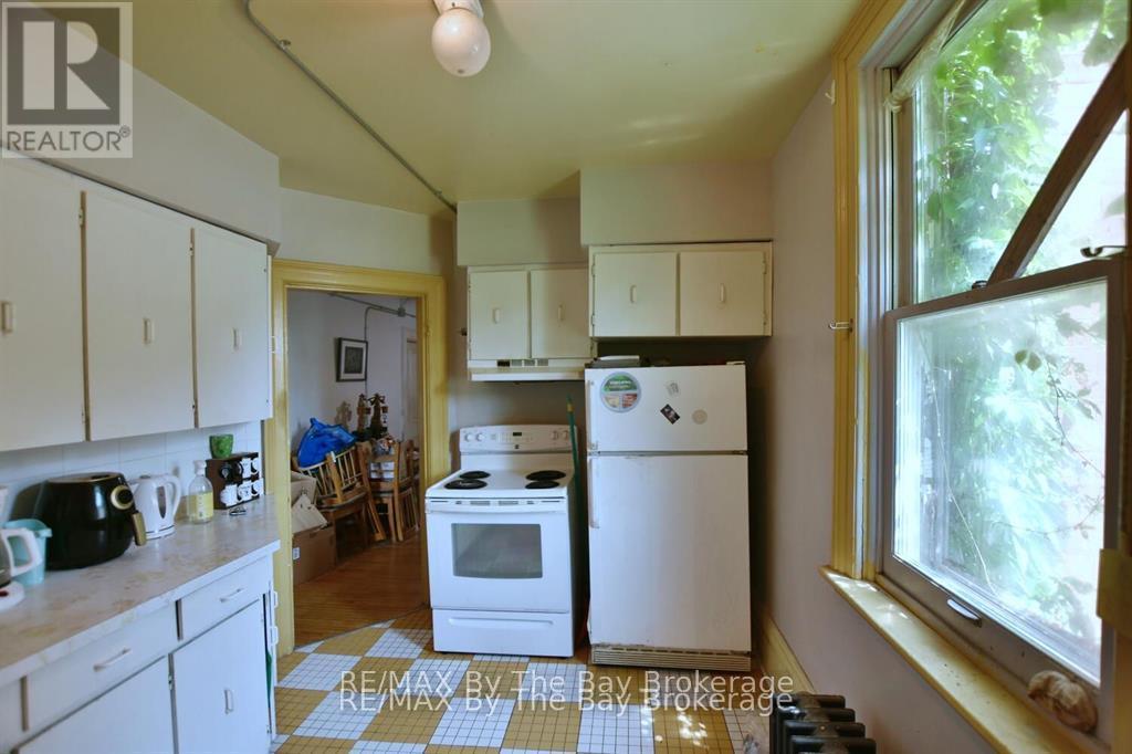 Upper Kitchen - 7271 26 Highway, Clearview (Stayner), ON