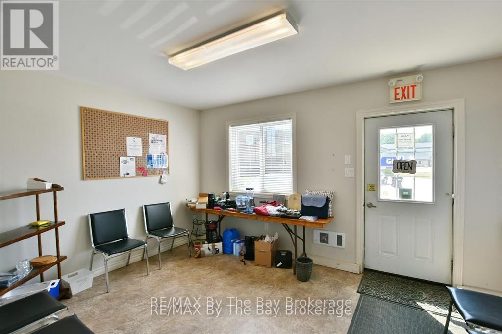 Food Bank - 7271 26 Highway, Clearview (Stayner), ON