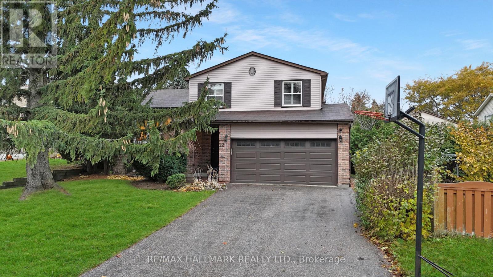 22 Avondale Crescent, Aurora, ON - Outdoor