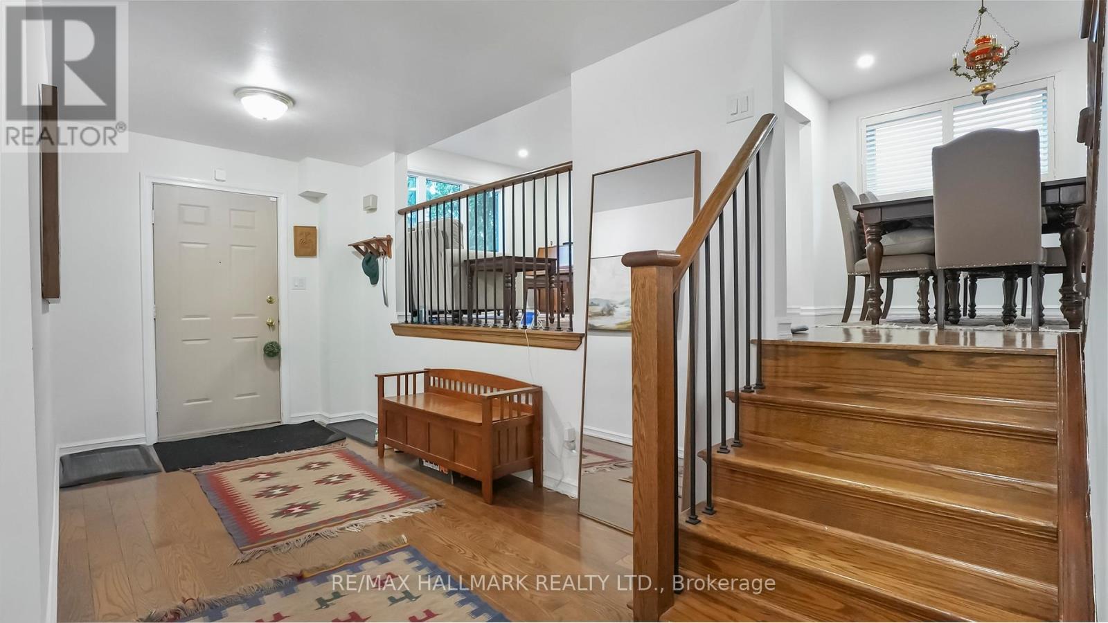 22 Avondale Crescent, Aurora, ON - Indoor Photo Showing Other Room