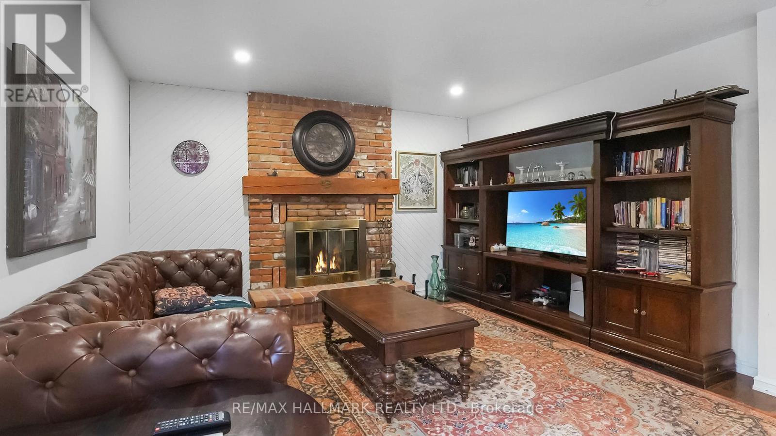 22 Avondale Crescent, Aurora, ON - Indoor Photo Showing Other Room With Fireplace